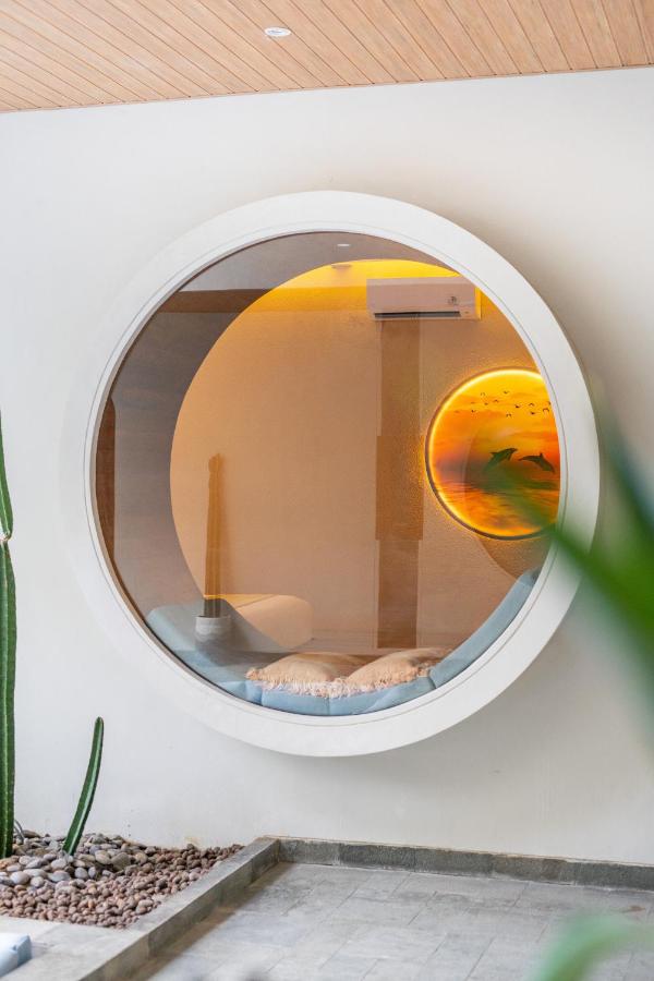 La Rose Villas and Suites Camp Canggu - 4