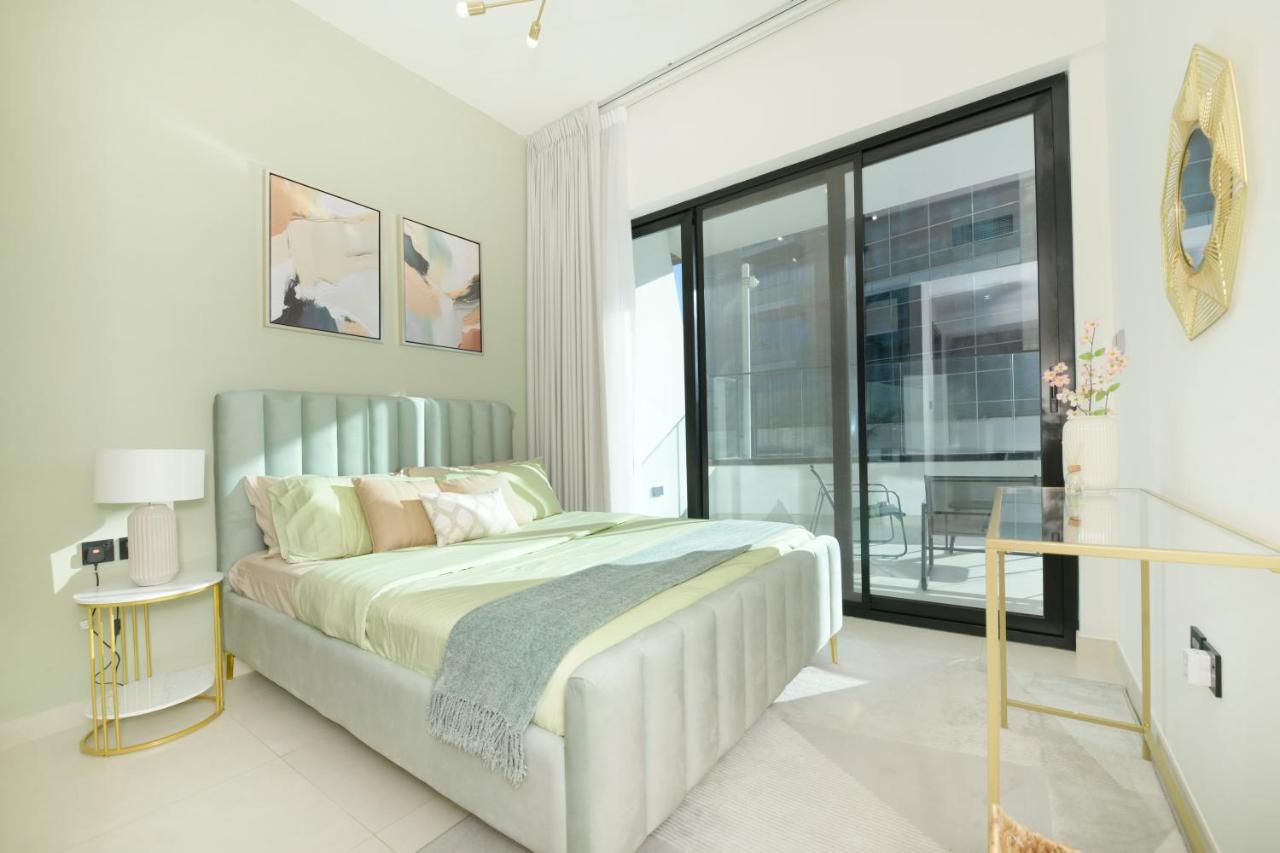 Burj Khalifa Poolview 1BR Apartment for 4 people - 5