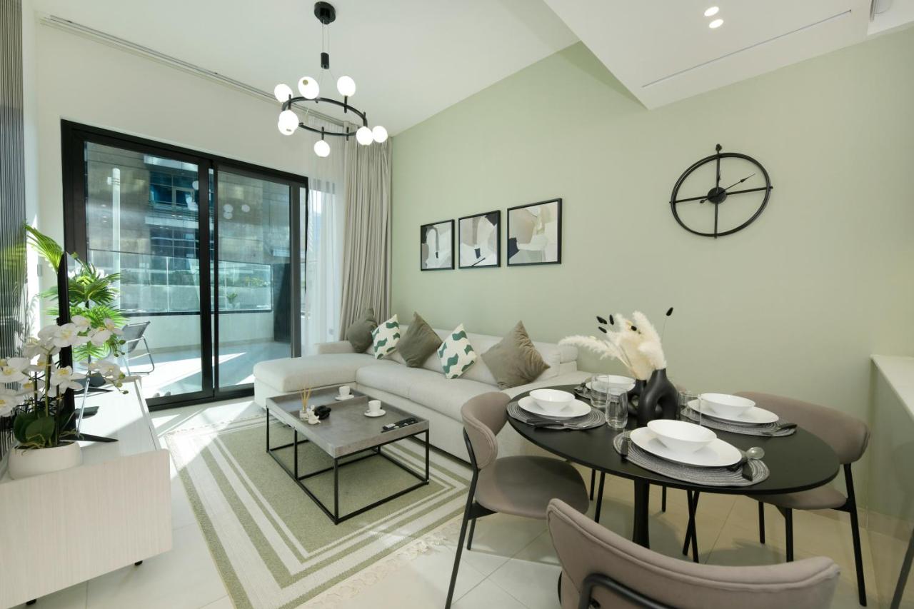 Burj Khalifa Poolview 1BR Apartment for 4 people - 3