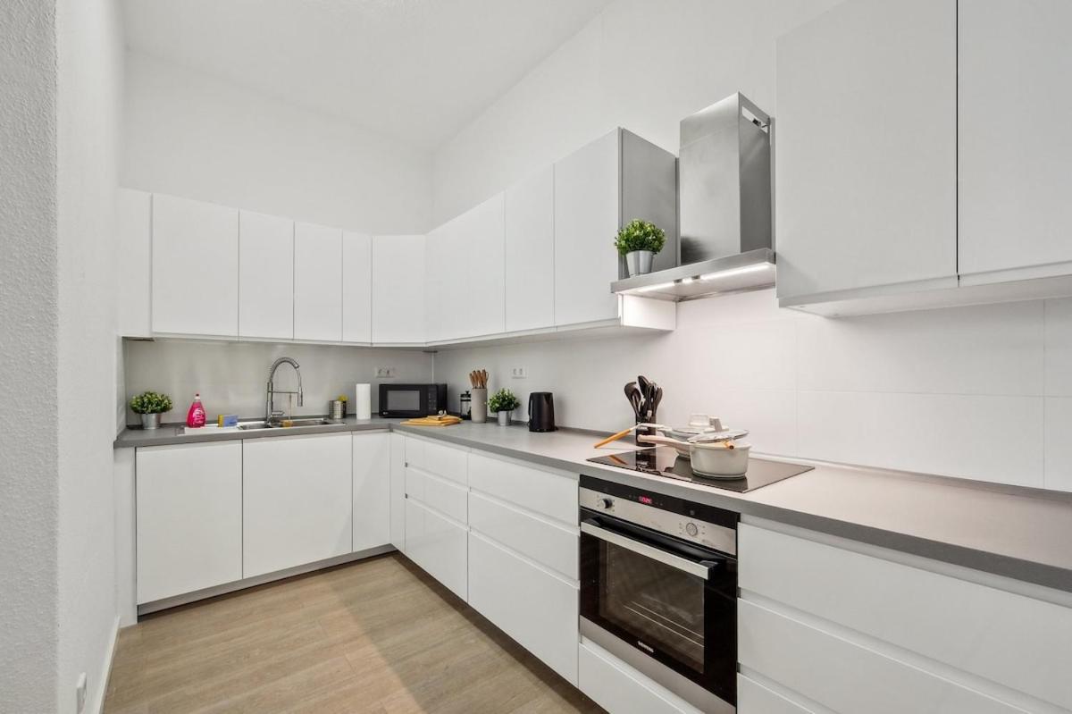 Yello Homes - Loft - Airport & Messe 6 Betten & Wifi