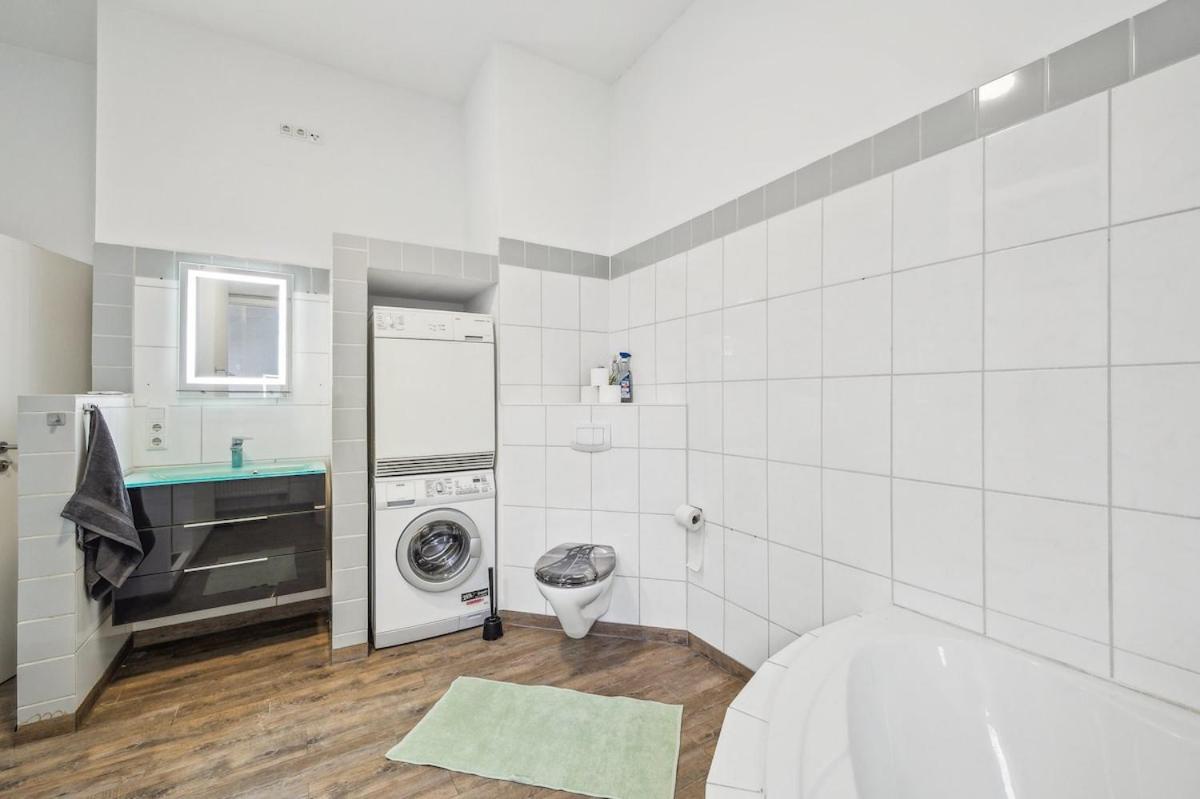 Yello Homes - Loft - Airport & Messe 6 Betten & Wifi