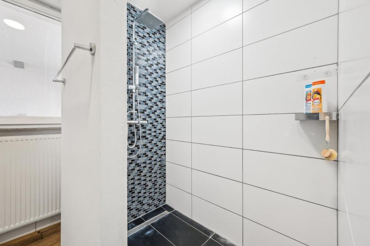 Yello Homes - Loft - Airport & Messe 6 Betten & Wifi