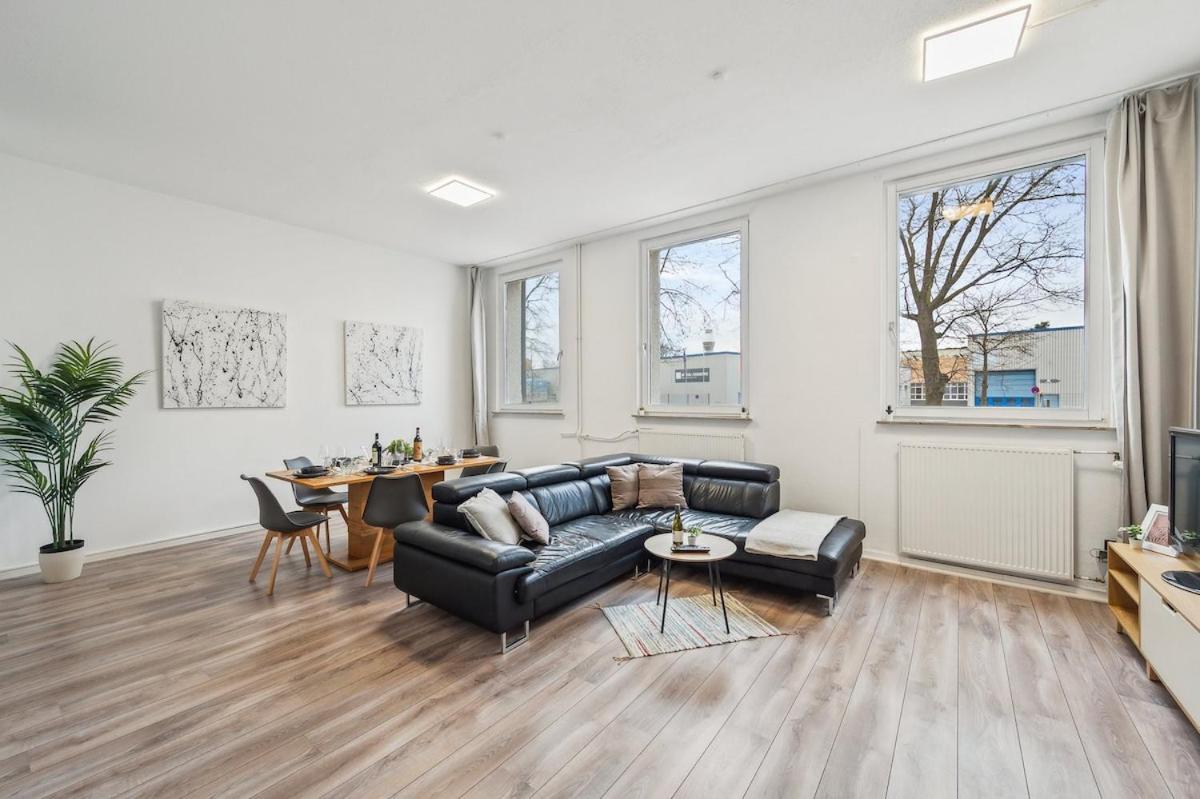 Yello Homes - Loft - Airport & Messe 6 Betten & Wifi