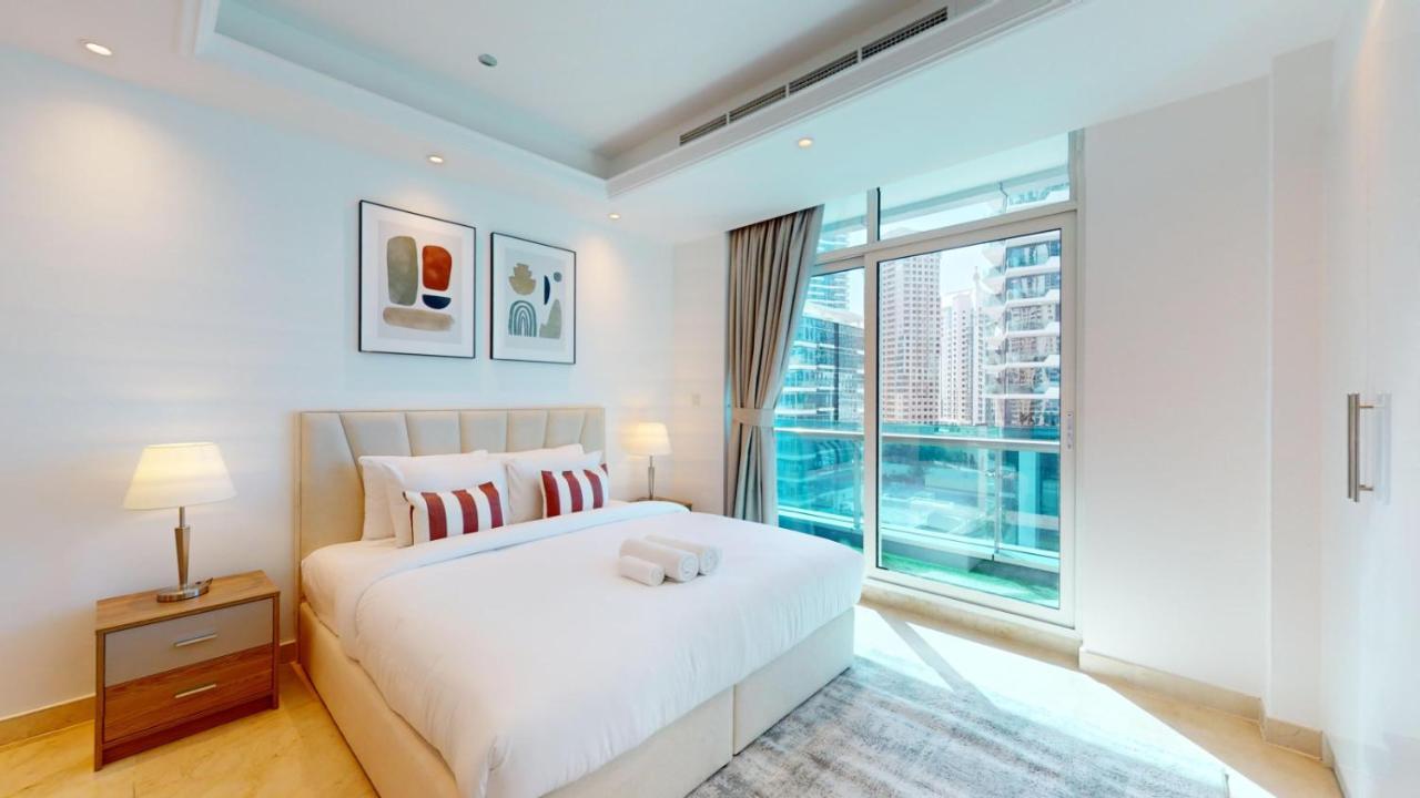 Vacationer Holiday Homes I Stunning 1 Bed l Prime Location with Marina Views - 2