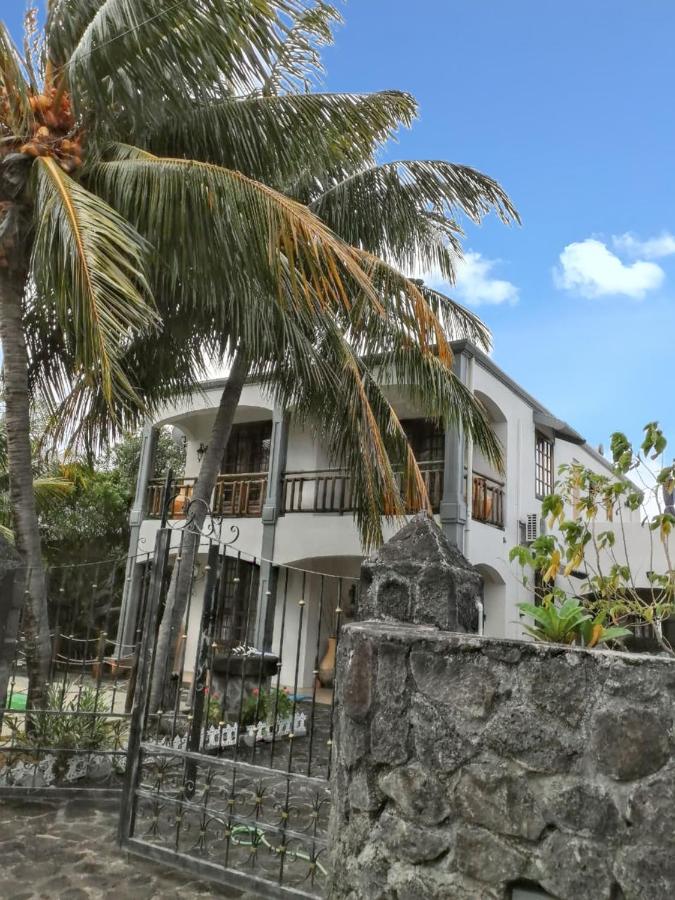 Welcoming villa with sea, mountain, and garden views - 3