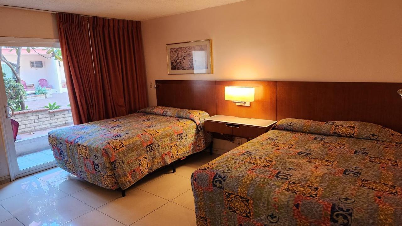 Royal Century Hotel — photo 14