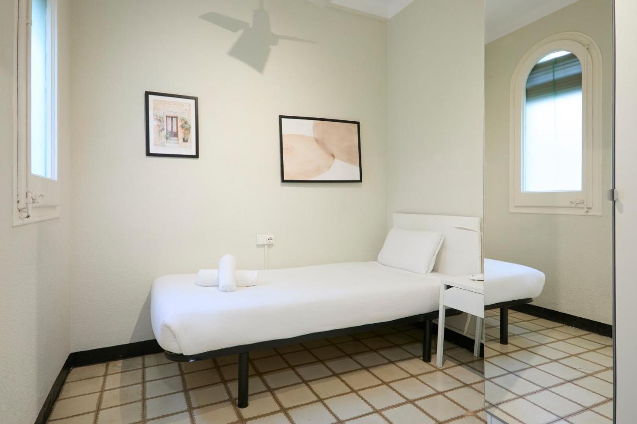 63PAR1016- Sunny apartment in Paralel - 2