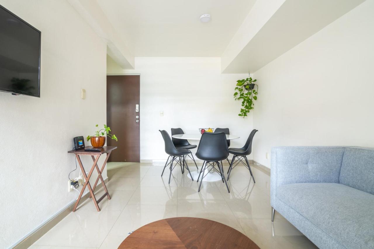 A102 - 1 BR - 1 BTh - 5