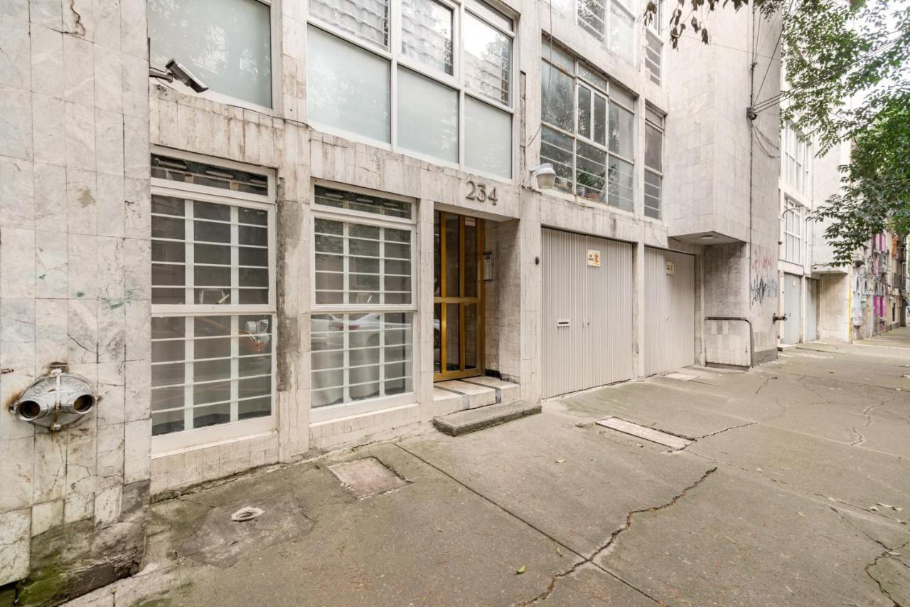 T301 - 1 BR - 1 BTh - 4