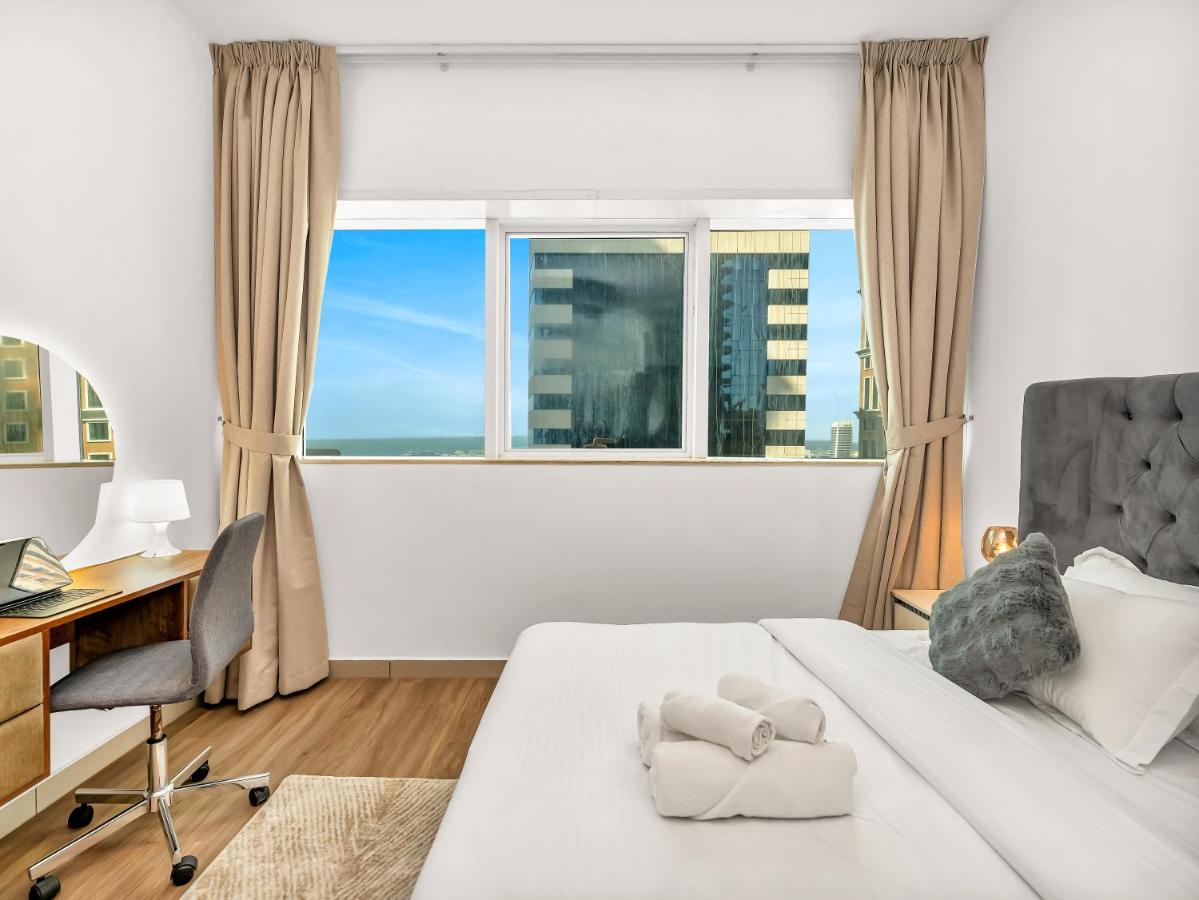 Spacious 3BR High Floor Palm View in Dubai Marina - 2