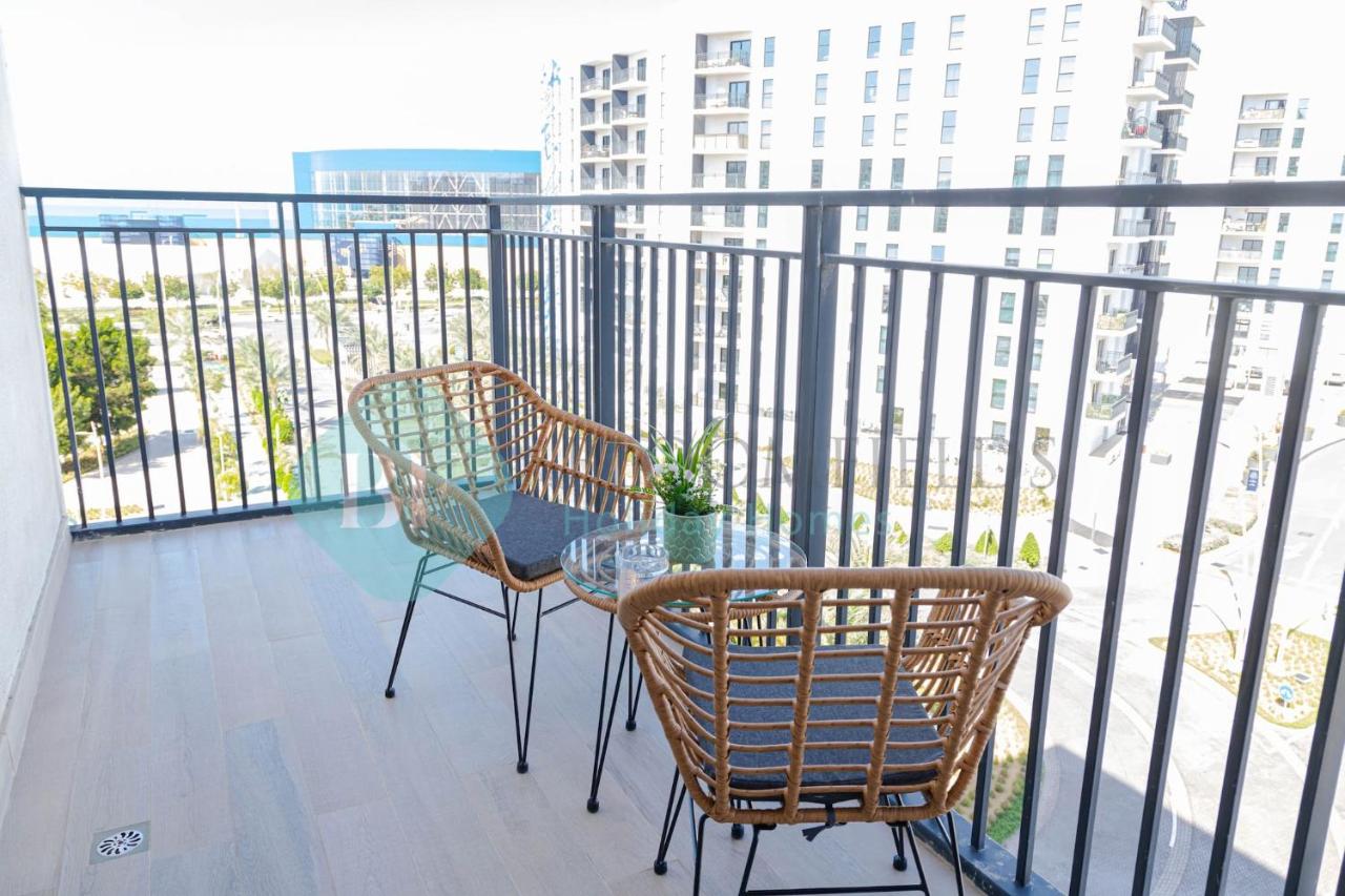 Bloomfields Modern Stu In Waters Edge Yas Island - 3