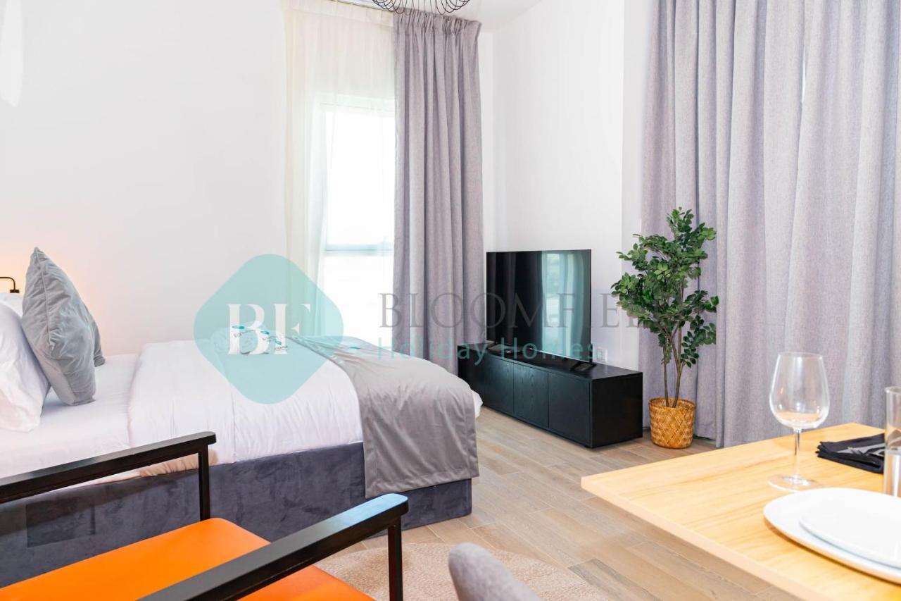 Bloomfields Modern Stu In Waters Edge Yas Island - 2