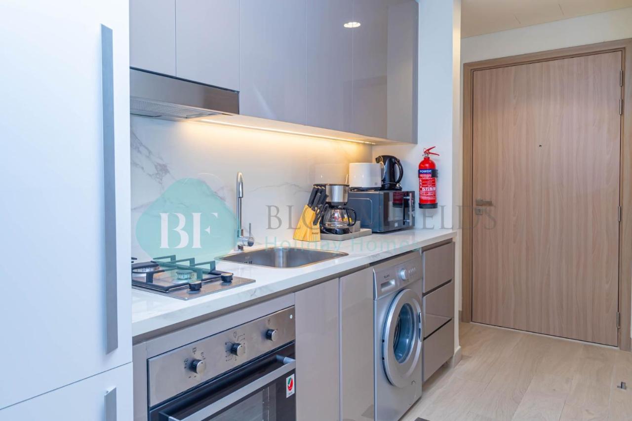 Bloomfields Fantastic Stu Azizi Riviera Meydan - 5