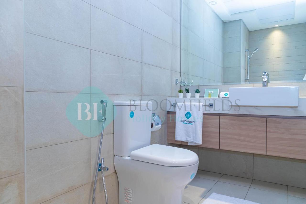 Bloomfields Fantastic Stu Azizi Riviera Meydan - 3