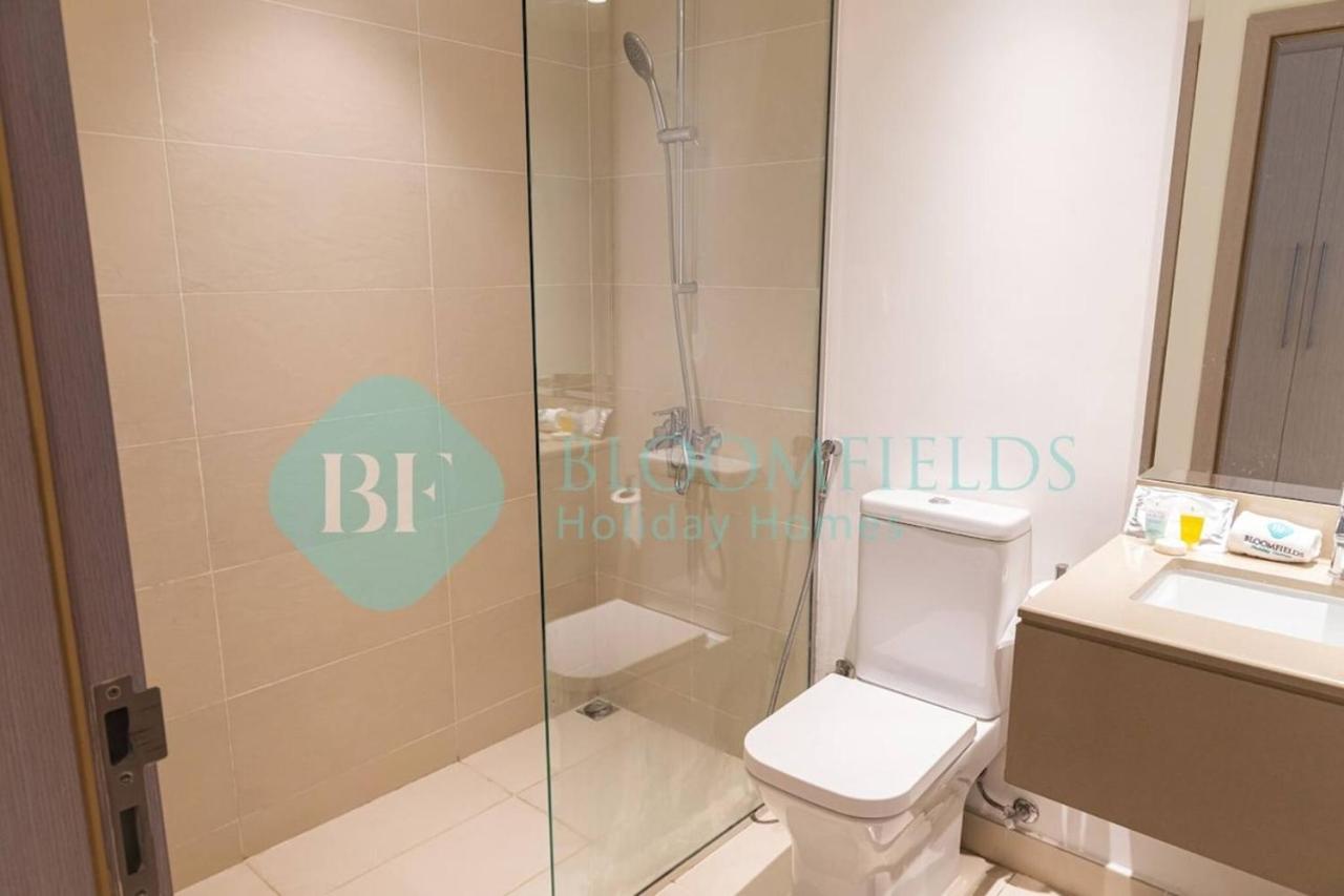 Bloomfields Classic Stu In Waters Edge Yas Island - 3