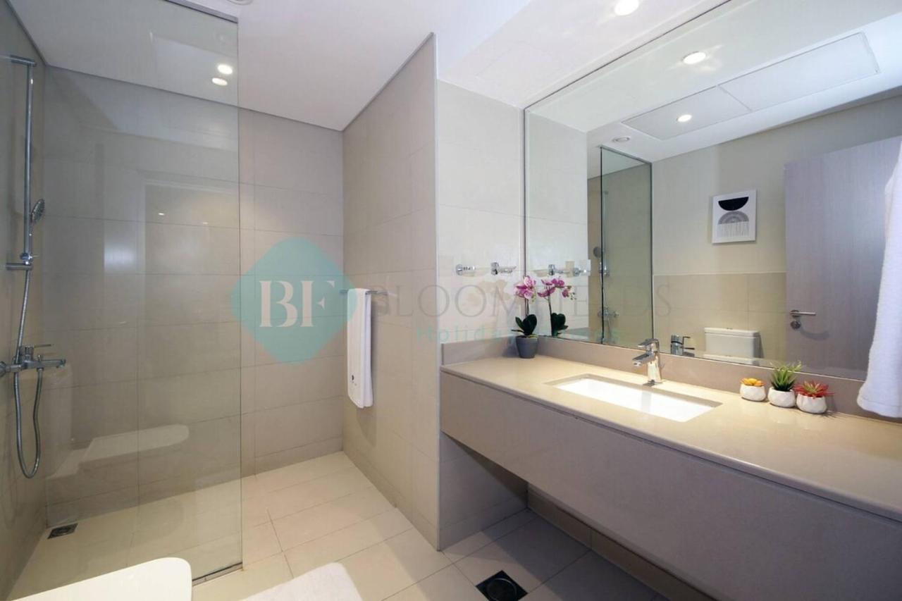 Bloomfields 1br Canal View In Waters Edge Yas - 3