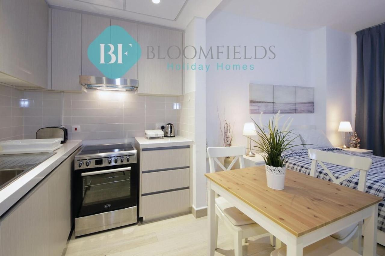 Bloomfields Stu Canal View Waters Edge Yas Island - 3