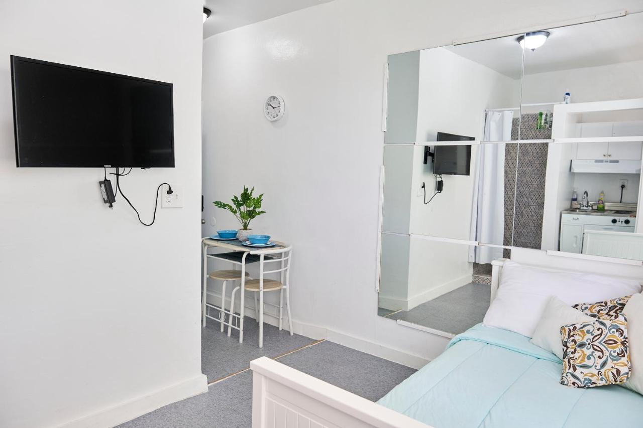 The Tiny Red Mini Studio At Little Havana - 5