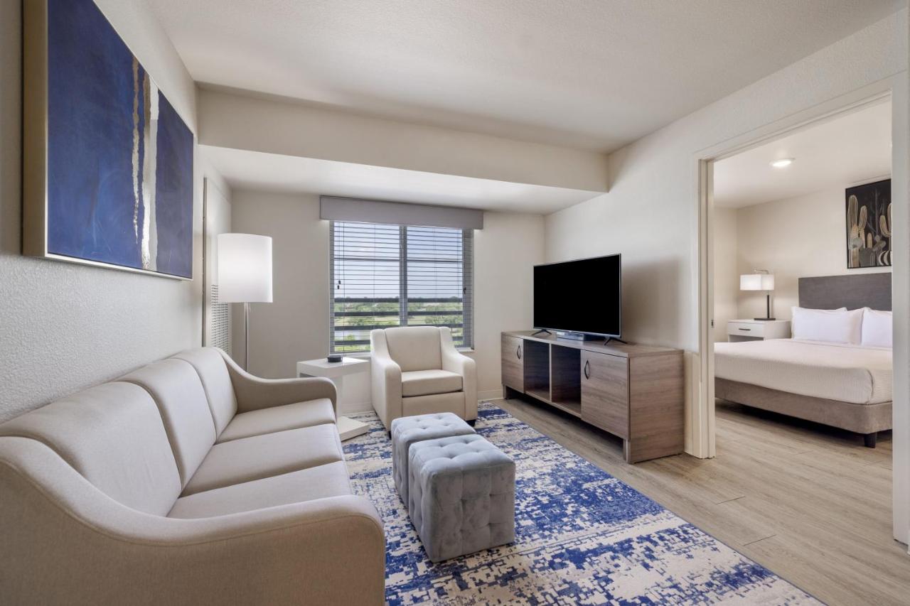 Soka Suites Dallas - Las Colinas — photo 10