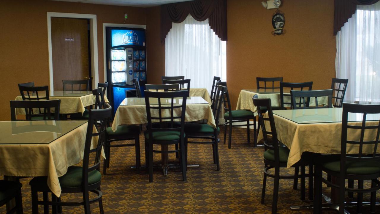 Ambassador Inn and Suites — photo 13