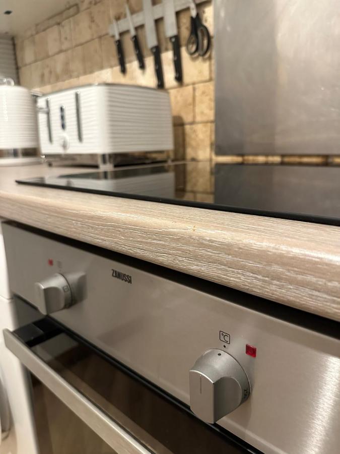 2 Bedroom flat by London Bridge & The Shard - 4