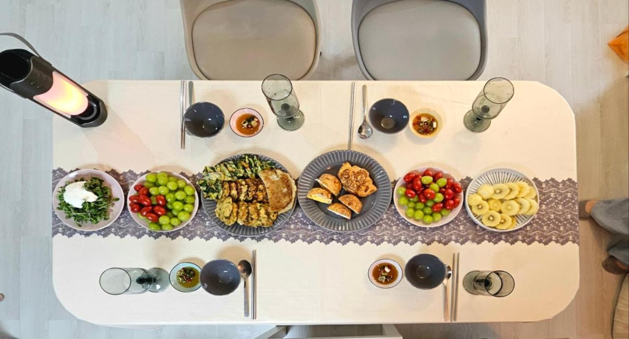 Home in Seoul # near Central Seoul # Quiet 3BR # 5 person # 3F - 4