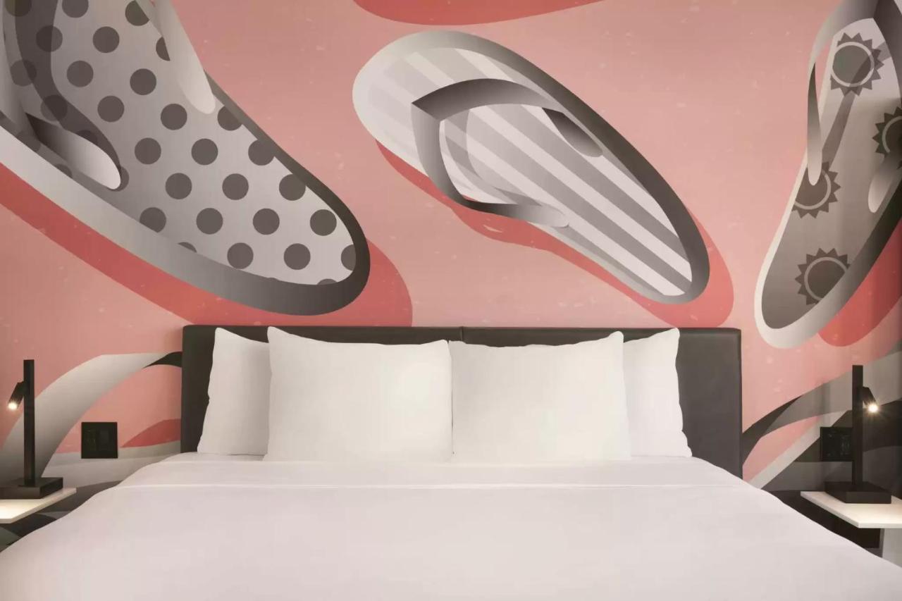 Kompose Boutique Miami Airport — photo 13