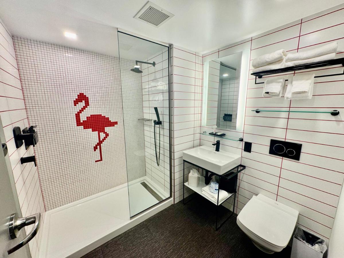 Kompose Boutique Miami Airport — photo 3