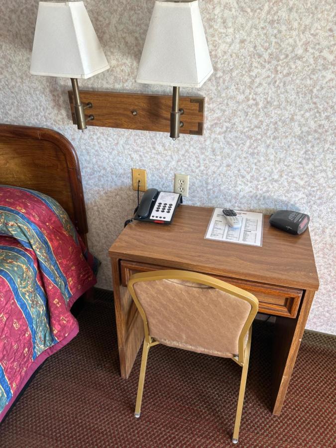 Hillcrest Motel — photo 17