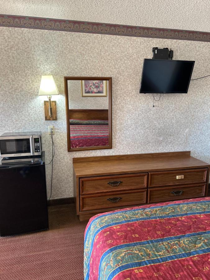 Hillcrest Motel — photo 4