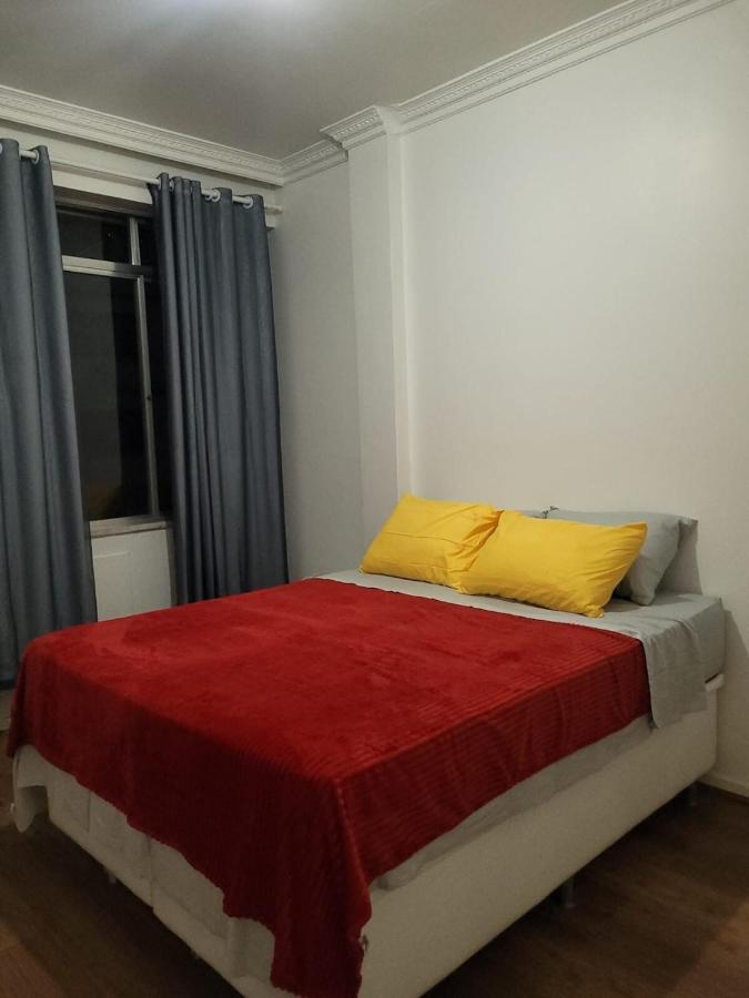 Apartamento com garagem próximo à praia