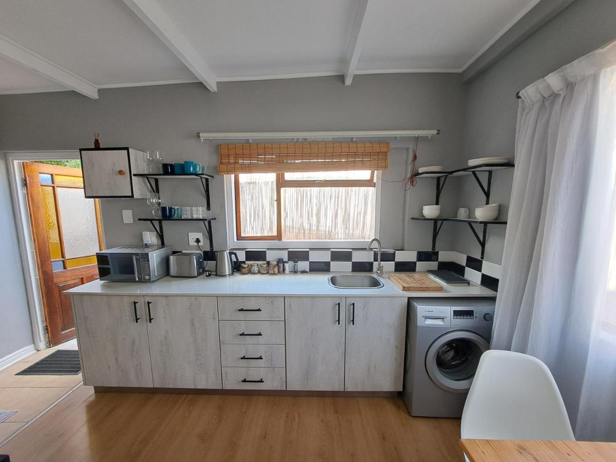 Mons Pes in Lakeside - 4