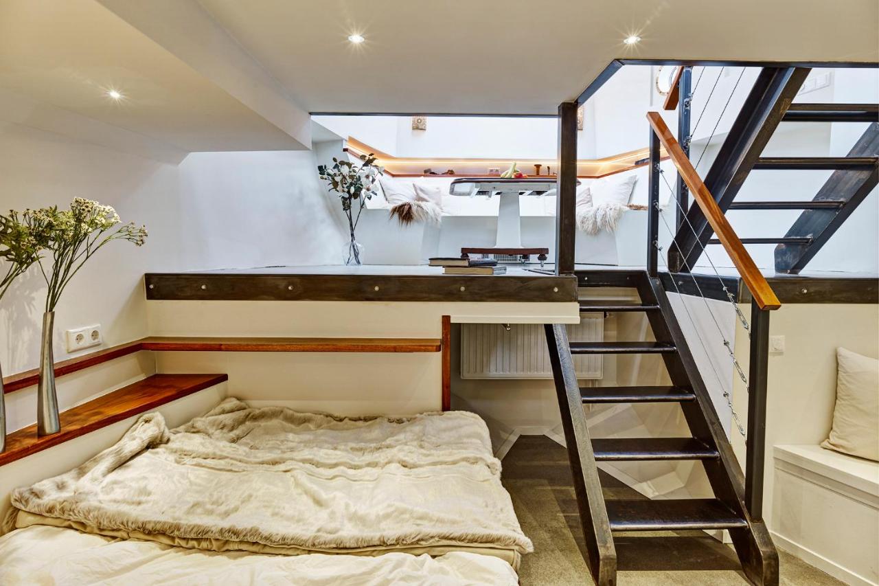 Your Houseboat Amsterdam - 4