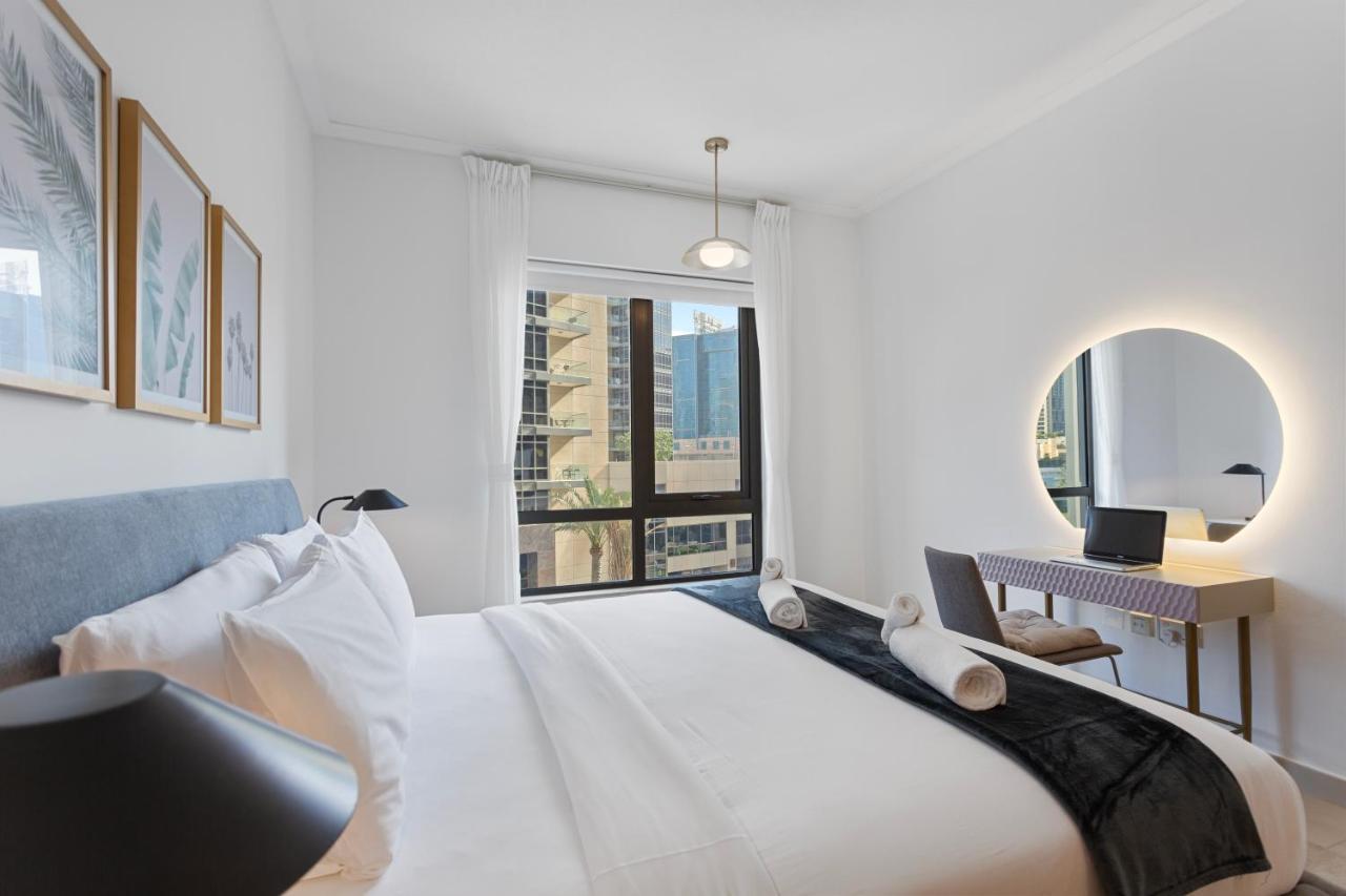 Exquisite centrally located 1BR in Downtown Dubai - 2