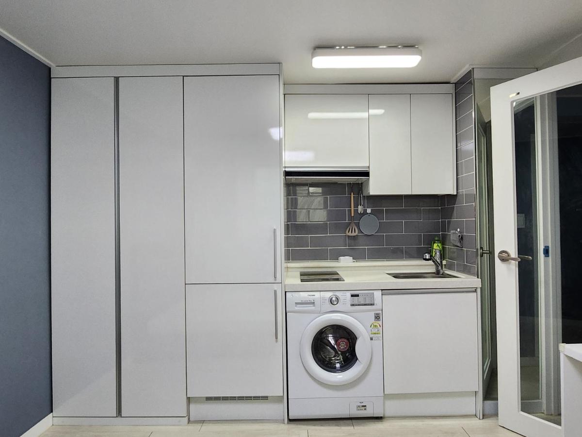 D Studio room at Soongsil Univ Entrance Station - 5