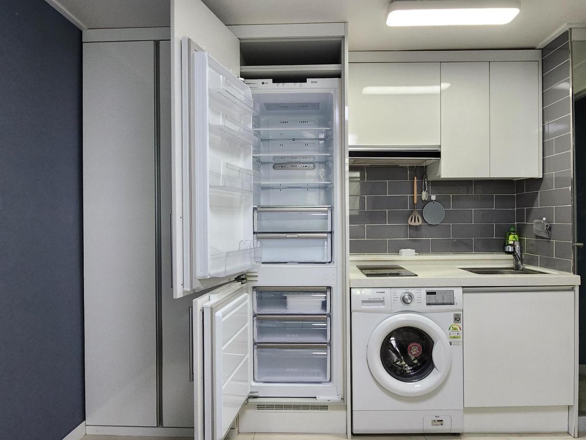 D Studio room at Soongsil Univ Entrance Station - 4