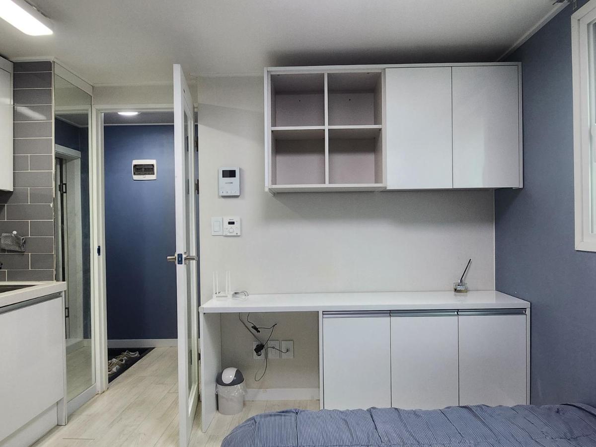 D Studio room at Soongsil Univ Entrance Station - 3