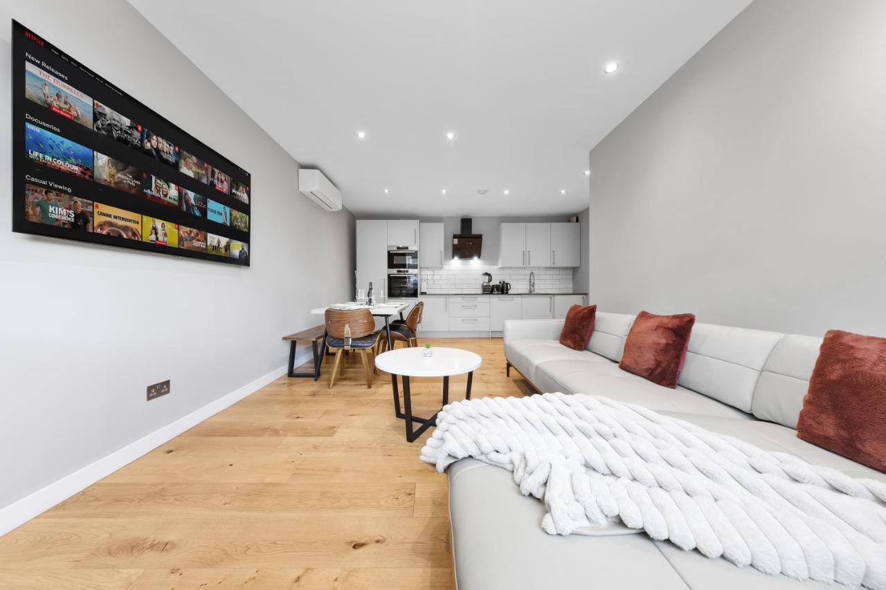 London Bridge Luxury by Sol Haven - 5