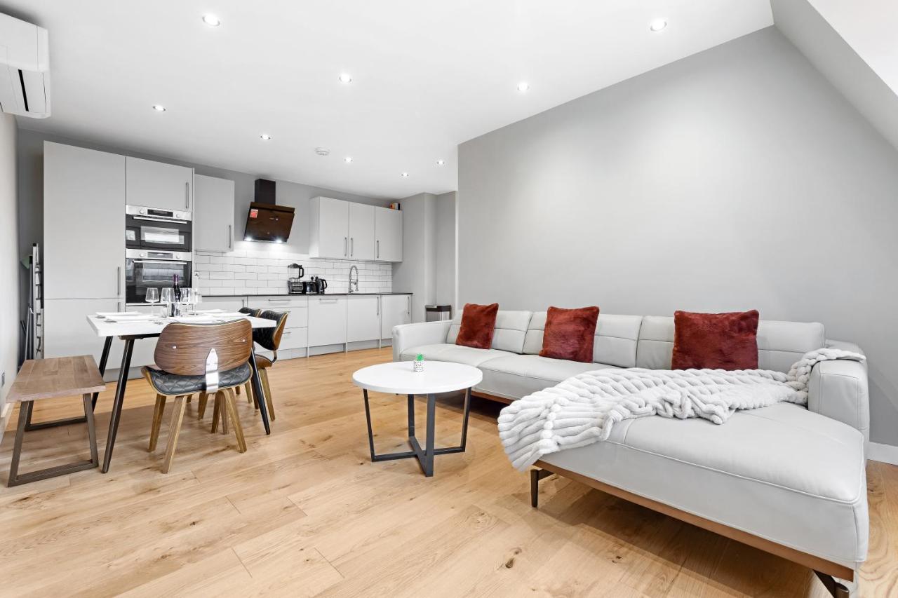 London Bridge Luxury by Sol Haven - 4