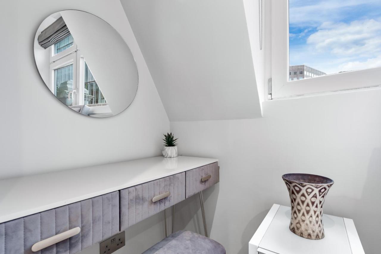 London Bridge Luxury by Sol Haven - 3