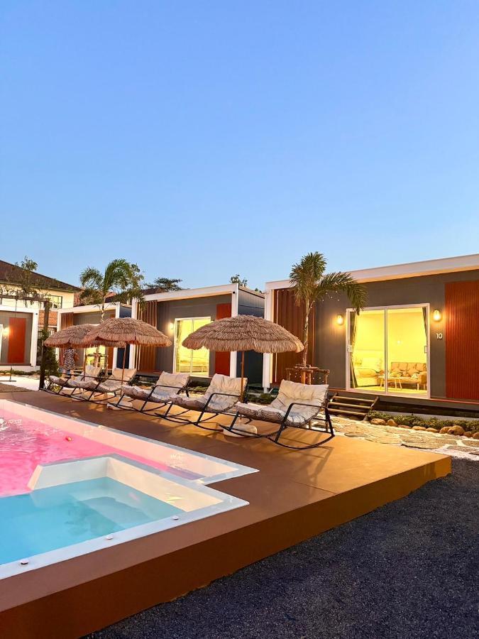 D Glamor Hotel Phutthamonthon Sai 1 ,Southern Bus Terminal, Bangkok