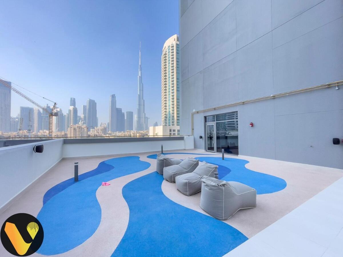 Vogue Vacation Homes, Downtown The Sterling by Omniyat, near Burj Khalifa and Dubai Mall, Studio Apartment with Balcony and Access to all Amenities - 5