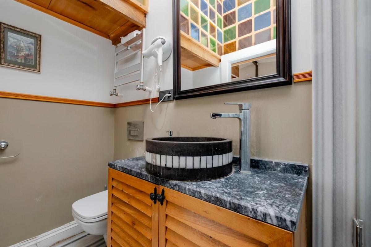 High Ceiling Apartment with Large Balcony - 3