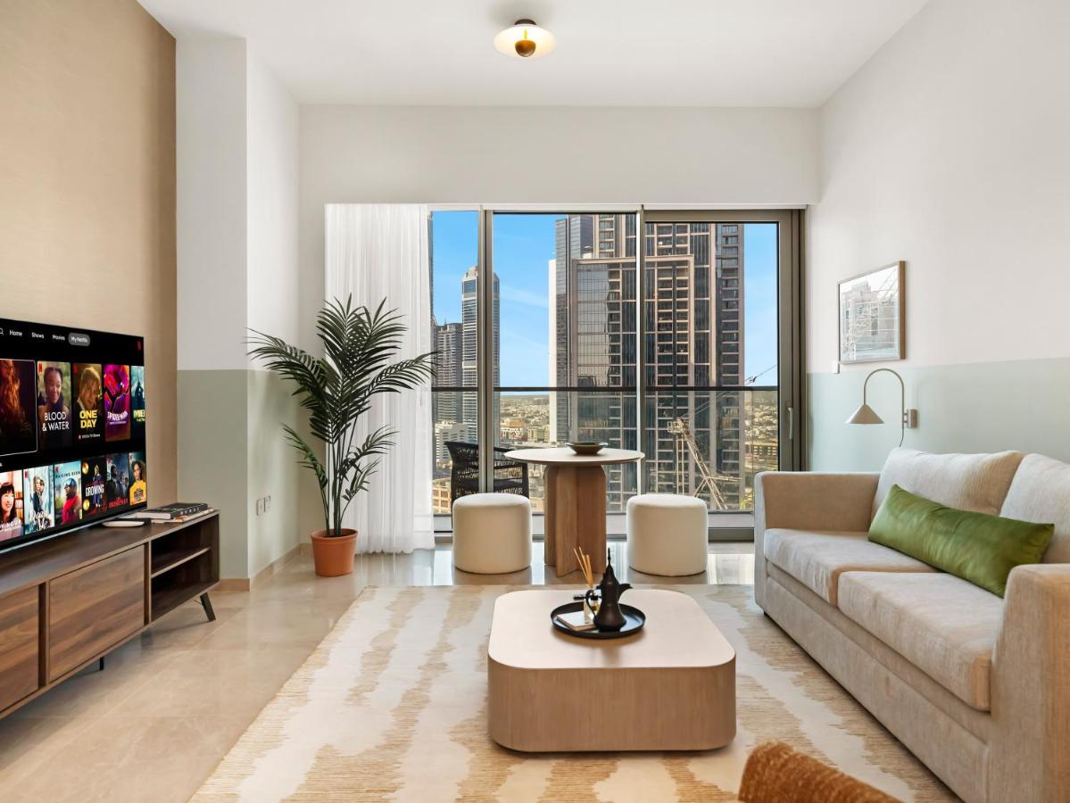 1 Bedroom apt High end luxurios building Next to Dubai mall - 2