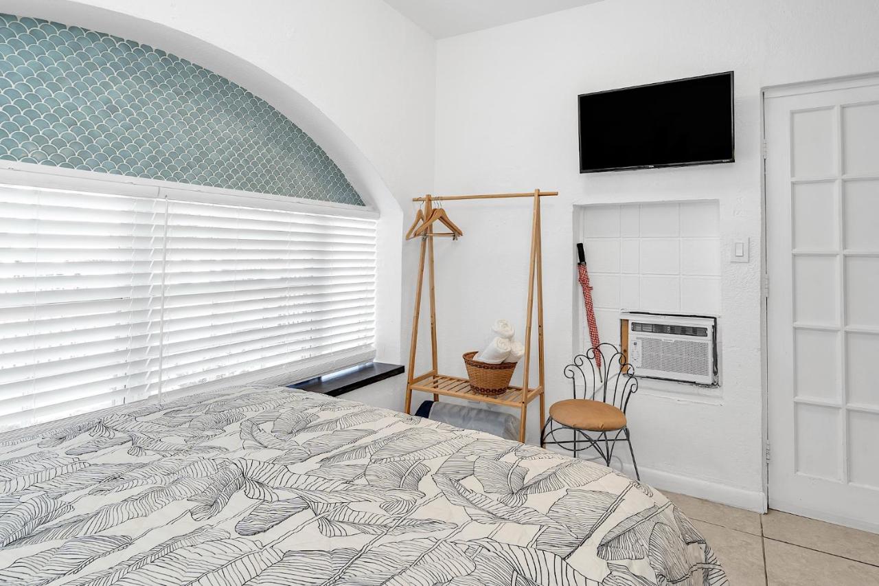 Private Studio in Little Havana - 5