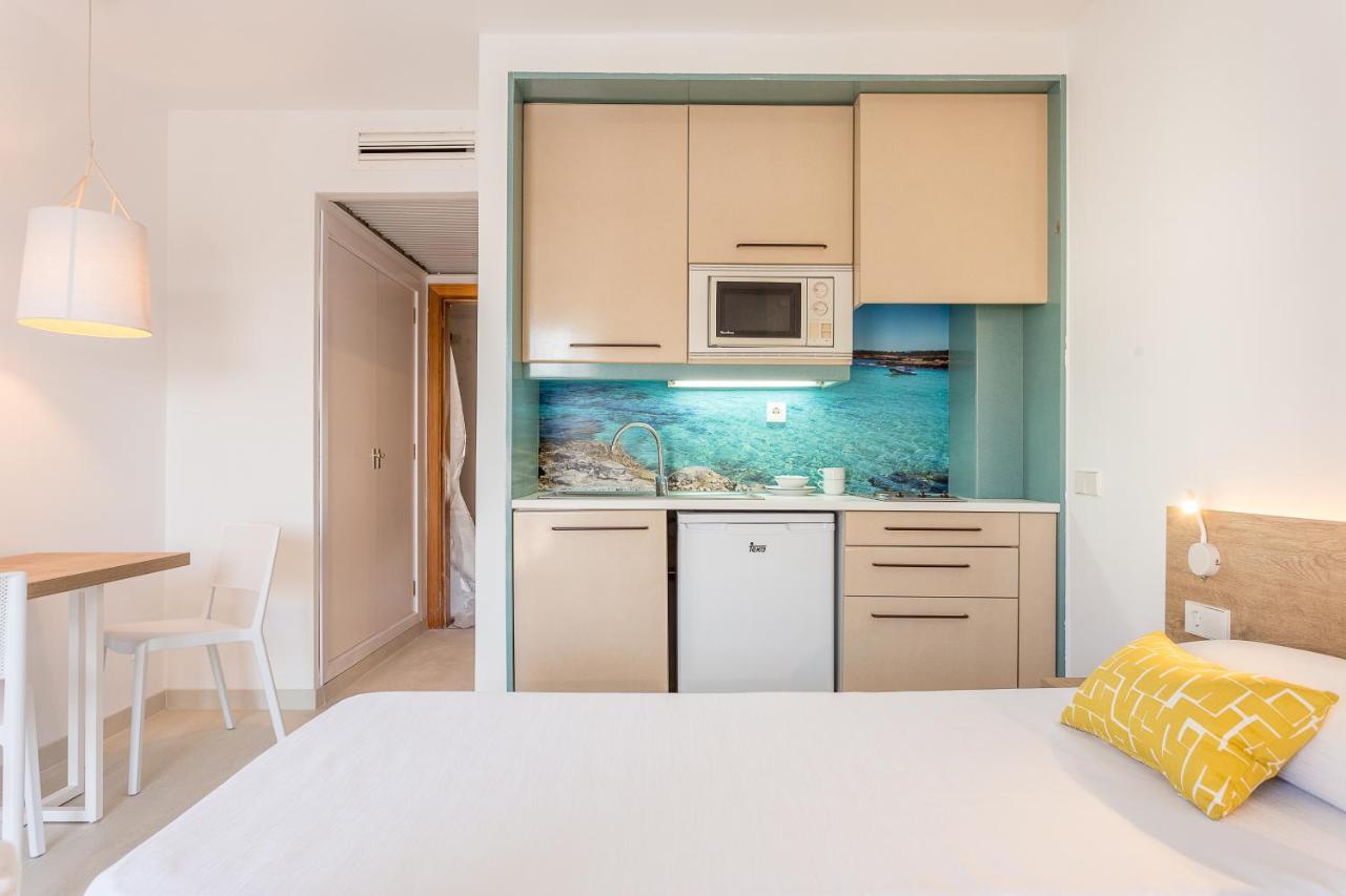 Apartamentos Ferrer Tamarindos, Port dAlcudia – Updated 2022 ...