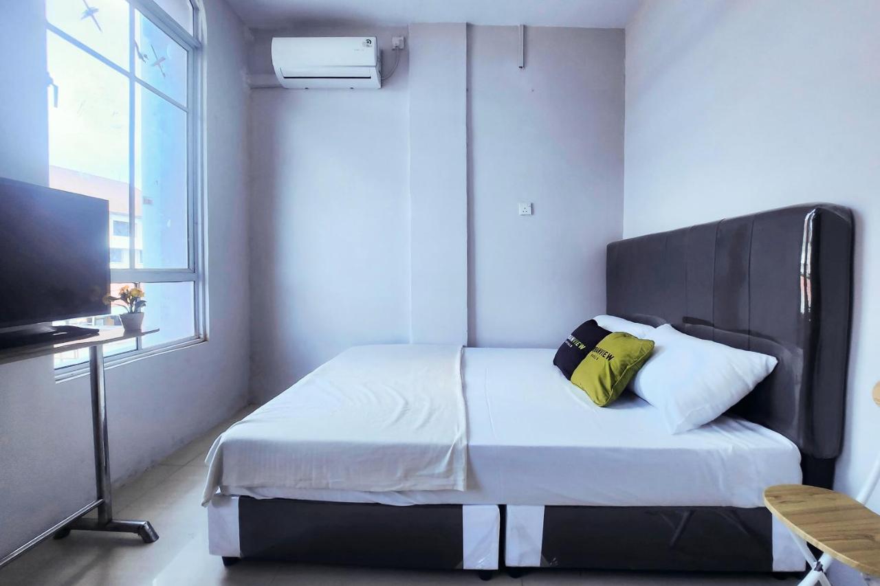 Urbanview Hotel near DC Mall Crown Homestay Batam - 5