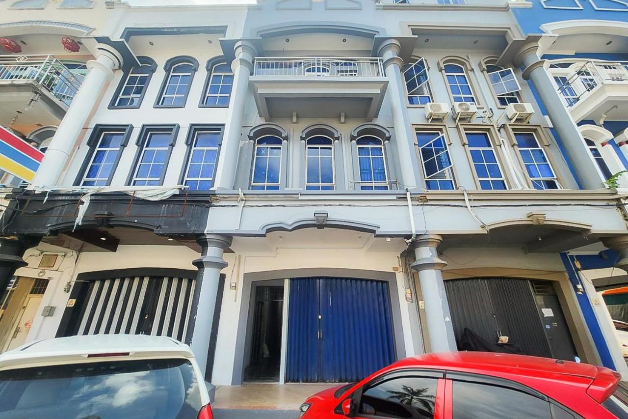 Urbanview Hotel near DC Mall Crown Homestay Batam - 4
