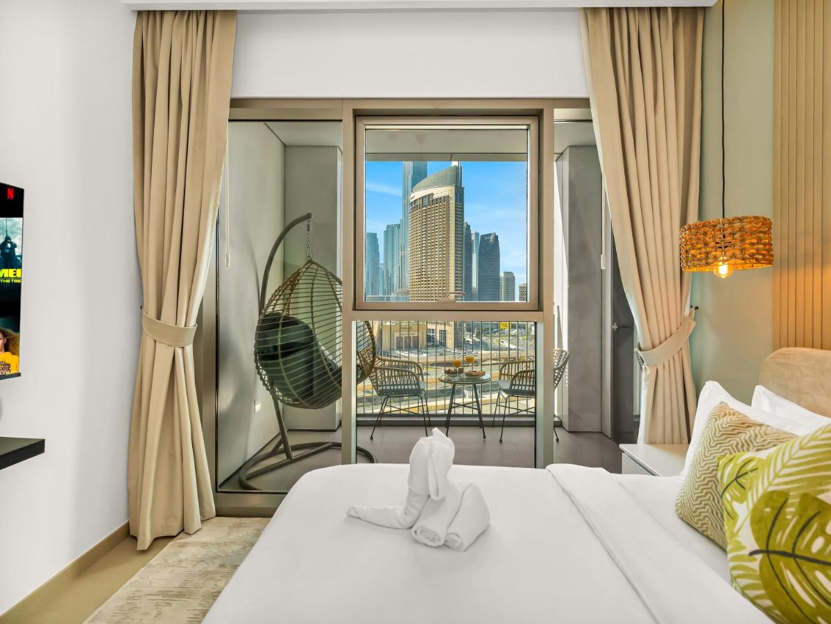 Royal Vista - Luxury 2BR Apartment at Downtown Views II - Downtown - 2