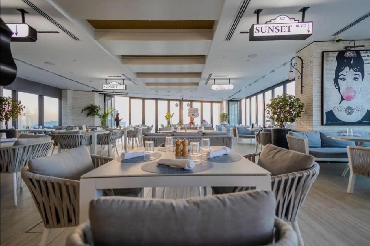 Stunning Burj Khalifa View 5 Star Hotel Amenities - 5